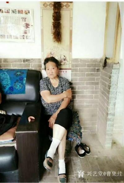 曹集珪日记-母亲
养儿方知父母恩，
十月怀你到世间，
索衣索食眼不睁，
娘盼儿女长成【图1】