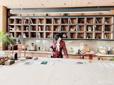 宋继兰日记-诗歌《梦幻》作者：宋继兰
一次偶然遇见，
成为一生牵念。
辗转字里行间，
【图1】