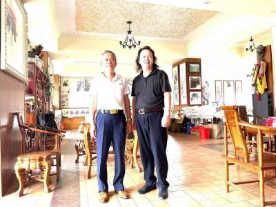 叶仲桥收藏-集军人、商界、政界、收藏大家于一体的澳门爱国人士曾总日前再次参观我的工作室，对我【图3】