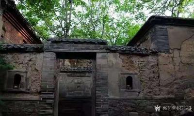 石广生收藏-夜梦路经一座乡下老宅，里头的人在神神秘秘祭拜和聚餐。问其此乃何处，所祭何人，乡人【图1】