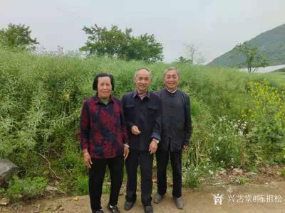 陈祖松生活-幸福老人高兴合影。【图2】