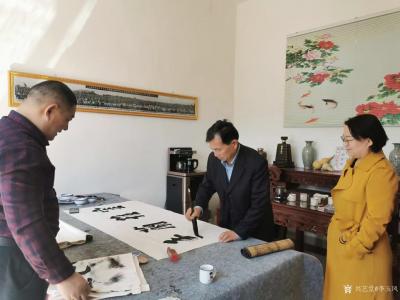 李玉凤生活-小雨：春风大雅，翰墨寄情。
4月17日上午，应周总邀请 ，鲁院长和李院长在洪范【图2】