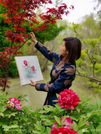 罗虹明生活-方彩植物园真的很美，每个角落都是一幅画。春日，携友踏青写生。
寻芳泗水滨，无边【图4】