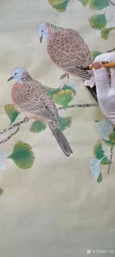 安士胜日记-国画工笔花鸟画《黄鸟-黄角兰》取意诗经小雅；
黄鸟黄鸟，无集于穀，无啄我粟。此【图2】