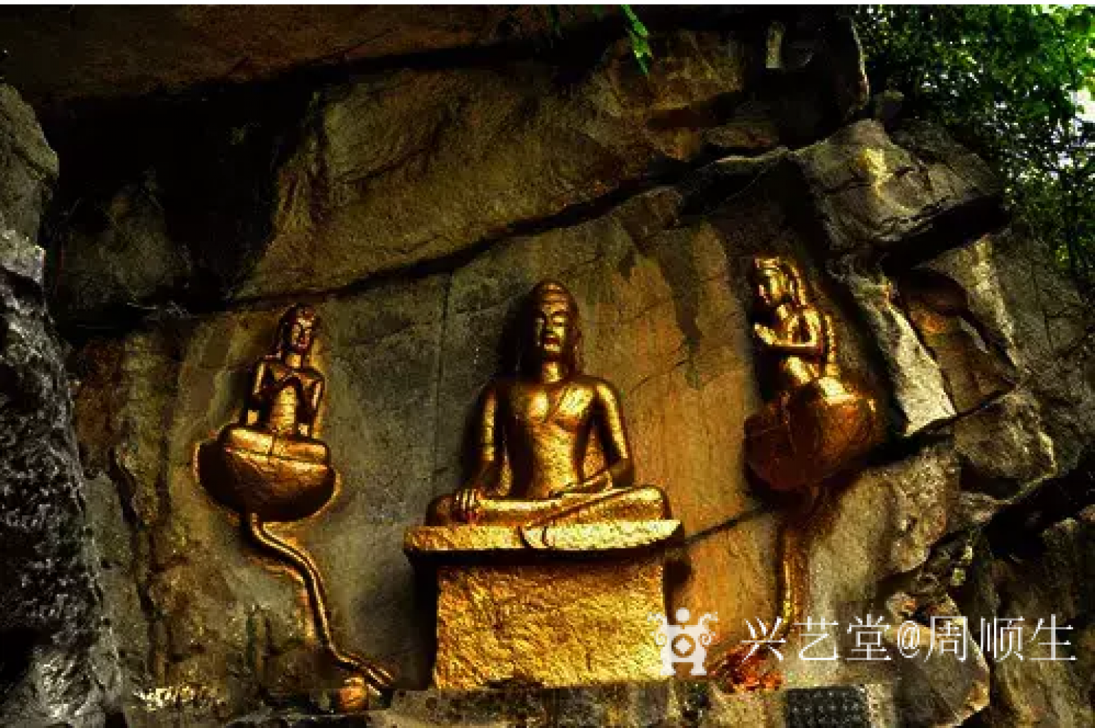 周顺生国画作品《四尺佛光洒西山》【图4】