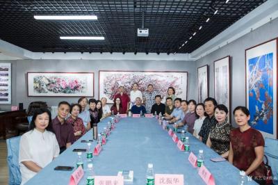 雅涵一一主人凤喜生活-参加北京大骞书画研习社大型厅堂花鸟画实战班研习，圆明园写生等留影。
还有甘肃临【图2】