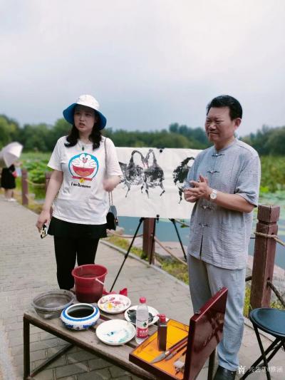 雅涵一一主人凤喜生活-参加北京大骞书画研习社大型厅堂花鸟画实战班研习，圆明园写生等留影。
还有甘肃临【图8】