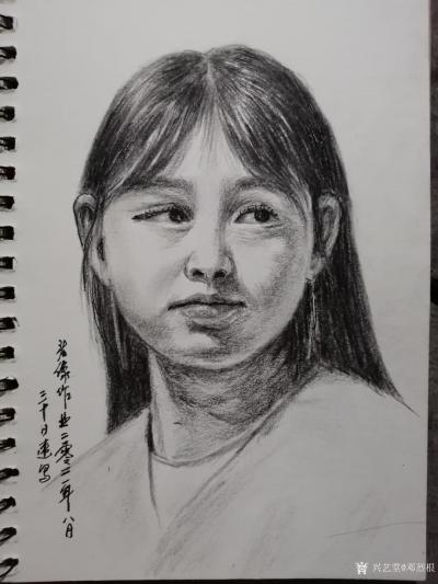 邓烈根日记-人物头像肖像速写作品欣赏；《女青年》《清纯女孩》《男青年》《叼烟杆的老者》。
【图1】