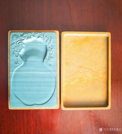 关惠宗收藏-【文房四宝】东北朋友送的一方松花石砚，砚盒镌刻米芾砚铭“寿古而质润，色绿而声清。【图3】