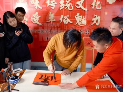 杨牧青日记-杨牧青主讲“年的故事”在山西图书大厦举办
艺界网讯：2022年1月15日下午，【图9】