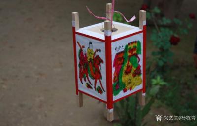 杨牧青日记-杨牧青：元宵灯笼往事杂记
京城昨日雪花纷纷的洒落，让天气寒冷了许多，但是今日的【图1】