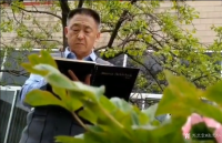 艺术家张宪华视频:<p>
	张宪华创作视频
</p>
<p style=【图0】