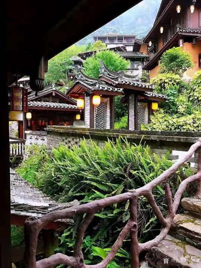 马国斌生活-瑶天下·马国斌钢笔画国际研学基地今日在来宾·瑶天下挂牌成立！研学基地坐落于得天独【图3】