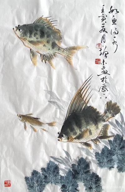 冯增木日记-国画花鸟画鱼系列作品《如鱼得水》，壬寅年夏月冯增木画。
以蒿叶拓印水草，比手绘【图1】