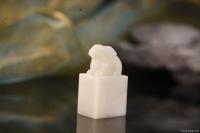 艺术家骆文皓生活:石雕《玉兔》【图1】