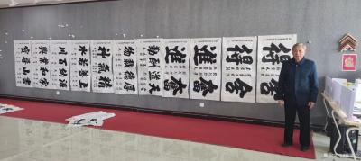 陈祖松日记-成语对联格言     
龙行天下：  龙行天下前程远，凤舞太空出彩多。
天道【图1】