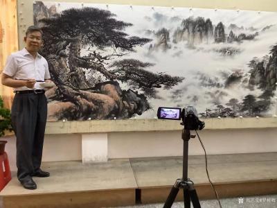 罗树辉日记-国画山水画《云海苍松》，300Cm*126 Cm大画在创作中。【图1】