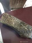 18079289338藏宝-亲戚家有一块这个石头，据说是陨石，有懂行的吗？石头含铁和玻璃【图1】