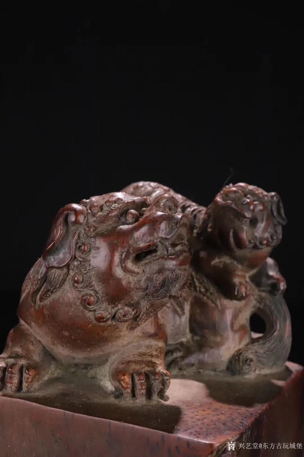 东方古玩城堡雕刻作品《竹雕印章-太狮少狮》【图1】