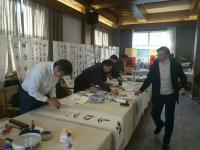 艺术家刘建国生活:朝阳区文联举行书画进社区新年笔会,人气颇旺,刘建国现场作国画【图3】