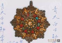 艺术家何俊收藏:数十年来何俊收藏了近百枚国共两党将军和烈士的各种勋章。【图2】