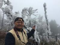 艺术家冯建德日记:今天带领两位师兄弟赴南岳衡山采风写生，不是远方的朋友难得来一【图0】