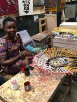 艺术家叶仲桥收藏:煮茶品画;在非洲买了这两张当地土著画家画的油画作品,并与他们【图5】