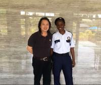 艺术家叶仲桥生活:大年初三,早上到画室画画了,带着甜甜的笑容、带着非洲美女保镖【图1】