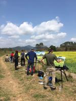 艺术家叶仲桥生活:2月28日带领市美协到云安县富林镇万亩油菜花乡村写生,并接受【图4】