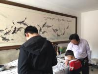 艺术家李尊荣生活:春节过了,继续练书画,孩子们都很用功!广然艺术手把手教学。【图1】