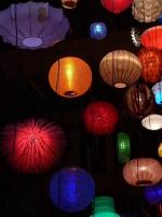 艺术家黄林生活:《夜 宴》, 文/黄林
群山皆入宴,万里戏云帏。
灯闹【图0】