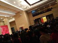 艺术家杨牧青日记:艺事说不尽,一茬又一茬,
领导压台脚,匠人堆堆扎,
问君【图2】