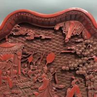 艺术家东方古玩城堡收藏:回流老漆器剔红浮雕人物故事图漆器大盘摆件,尺寸细节如图,喜欢【图2】