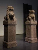 艺术家罗邵华收藏:柱顶门狮 青石
尺寸:高122//长36//宽30
【图0】