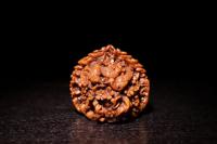 艺术家东方古玩城堡收藏:晚清,老核桃雕“喜上眉梢”摆件一对,此件藏品取料上乘稀少,巧【图2】