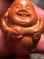 艺术家税小宁日记:核雕:题材:八宝弥勒 尺寸:2.2*2.8左右核质:四花油核【图4】