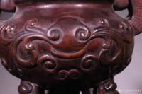 艺术家东方古玩城堡收藏:清代,沉香木雕三足冲天耳炉
此件藏品取名贵沉香为材,料子油【图3】