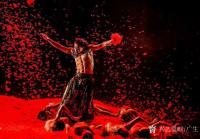 艺术家石广生生活:一不留神,中了杨丽萍布下的“十面埋伏”。音乐处理相当成功,舞【图1】