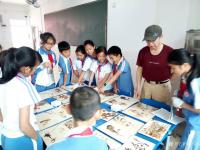 艺术家田玉田日记:近日,受邀走进春雷学校向学校学生传授烙画知识,现场指导学生烙【图2】