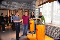 艺术家刘建国生活:“榆酒香,墨情长,榆树钱酒业书画笔会”现场留影【图5】