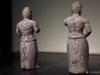 艺术家罗邵华收藏:唐 天王力士像
尺寸;高84// 青石制
力士头梳拳【图5】