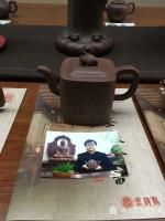 艺术家李明成收藏:紫砂壶《昊昕斋藏品》
包装设计一一龙缘堂
紫砂制作一一张【图1】