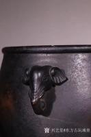 艺术家东方古玩城堡收藏:“大明宣德年制”款象首耳炉,炉身形制规整,两侧置双象耳,象首【图5】