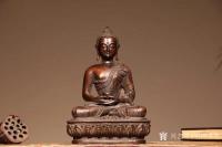 艺术家明清古艺收藏:释迦摩尼•佛
尺寸:高21厘米 材质:紫铜
包浆温润,【图0】