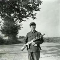 艺术家刘建国生活:脱下军装,穿上警装,一生献给了祖国最壮丽的事业,无怨无悔,无【图0】