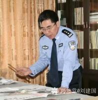 艺术家刘建国生活:脱下军装,穿上警装,一生献给了祖国最壮丽的事业,无怨无悔,无【图5】