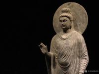 艺术家罗邵华收藏:犍陀罗 印度佛 背光式
尺寸 ;高94宽30// 青石
【图3】