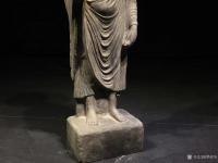 艺术家罗邵华收藏:犍陀罗 印度佛 背光式
尺寸 ;高94宽30// 青石
【图5】