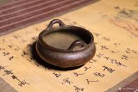艺术家明清古艺收藏:崇祯——香炉,尺寸直径11高5cm,紫铜。褒奖浑厚,器型典雅【图0】