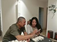 艺术家刘晓宁生活:金钩挂画,是古代雅集经常见到的,今天也参与了一下,煮茶,听琴【图2】